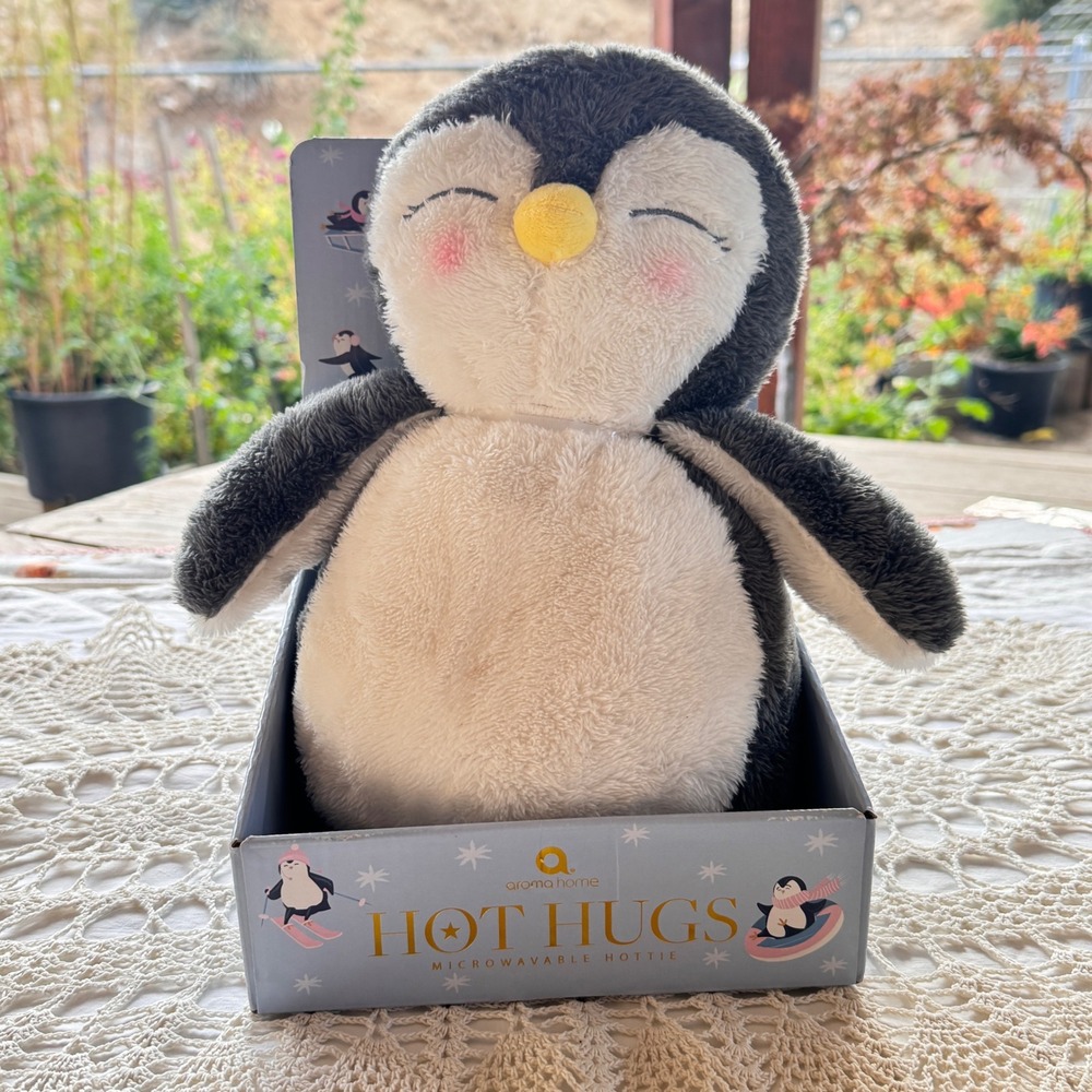 Aroma Home Hot Hugs Penguin Microwavable Hottie Lavender Heat Plush NIB